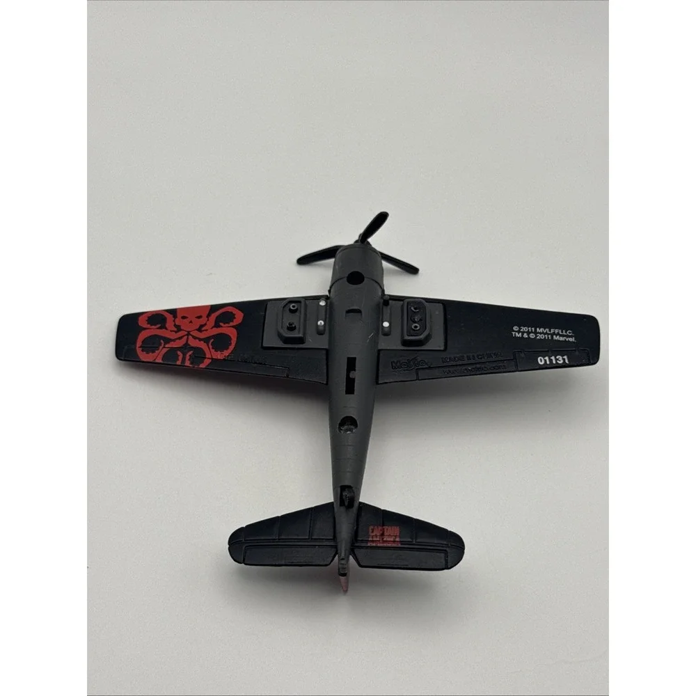 2011 Maisto Captain America Super Squadron Die Cast Plane Lot Of 2 Hellcat & B47